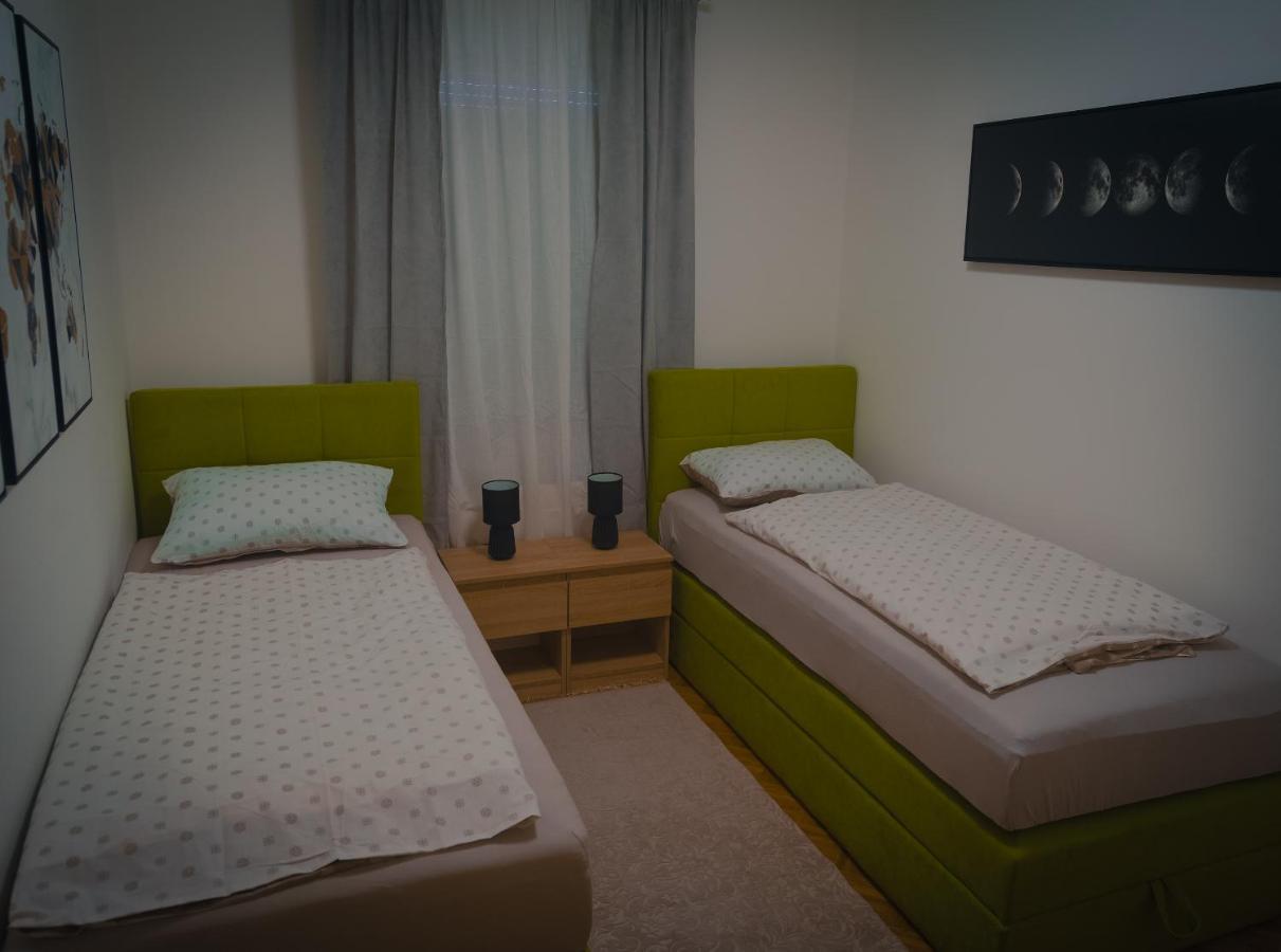 Mila Apartman Apartamento Ðakovo Exterior foto